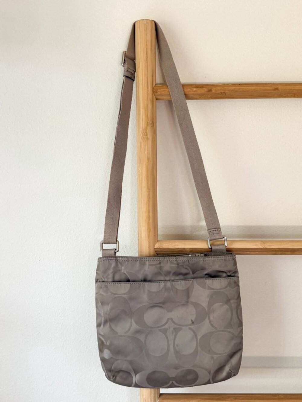 Coach Signature Nylon Crossbody Bag Gray Silver Zip Pocket Adjustable - Picture 3 of 8